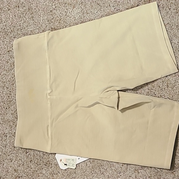 NWT Billabong Biker Babe Shorts Size Small - Picture 3 of 4